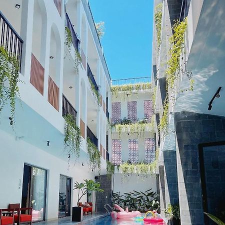 Bong Villa Hotel & Apartment Kon Tum Exteriör bild